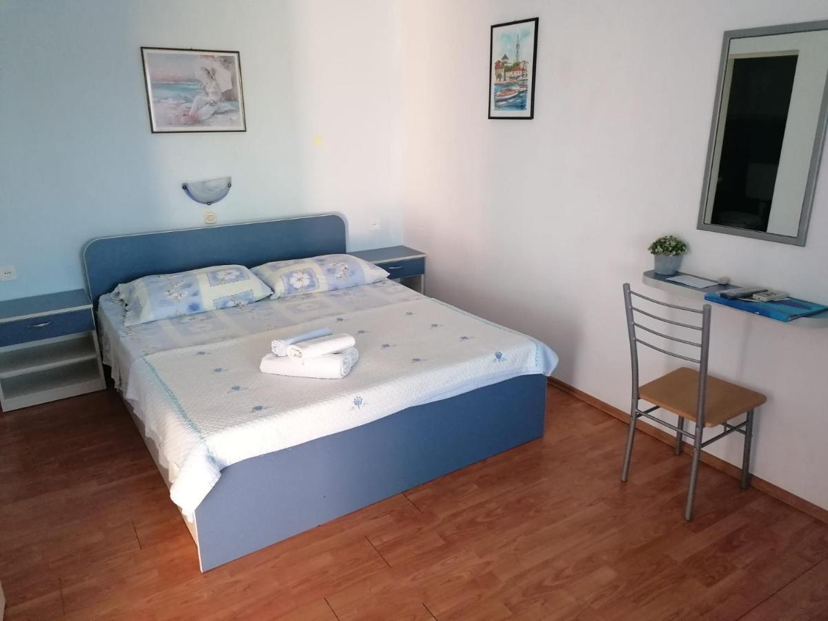 Apartments Piko2 Jelsa  Ngoại thất bức ảnh